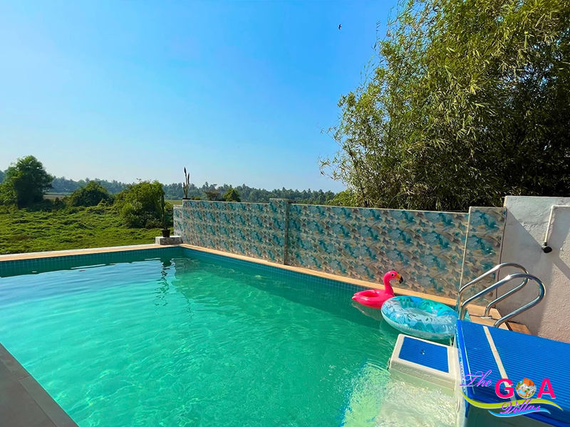 4 bedroom villa with pool in Parra